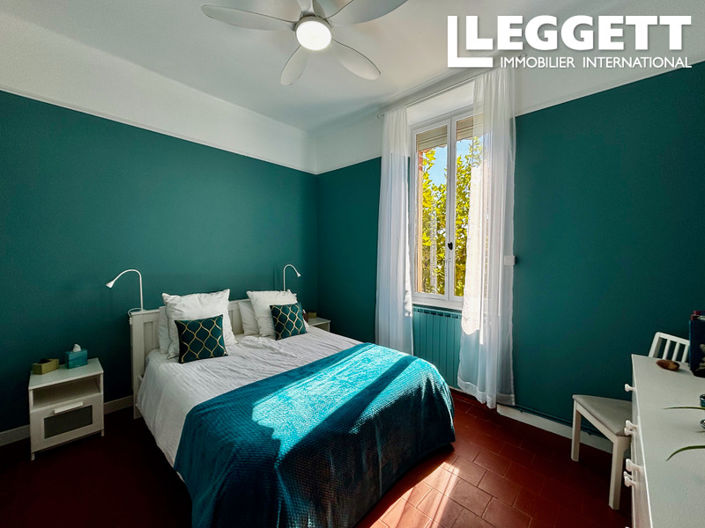 Image No.9-6 Bed House for sale