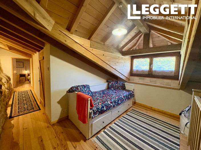 Image No.8-4 Bed House for sale