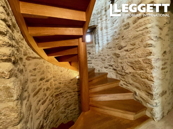 Image No.10-8 Bed House for sale