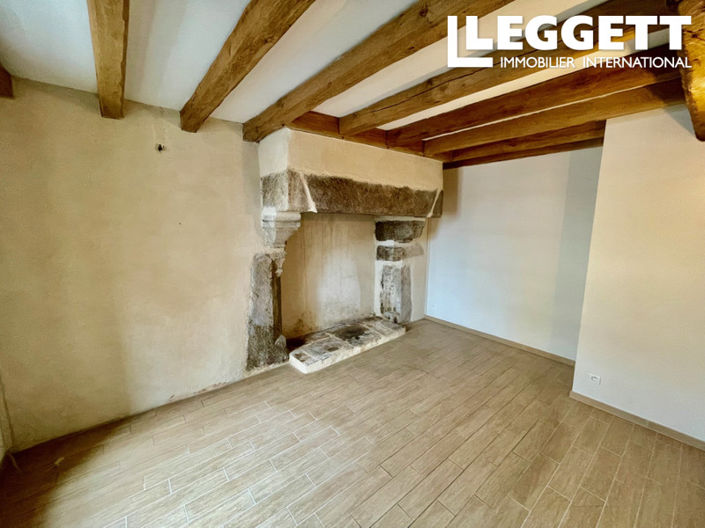 Image No.7-8 Bed House for sale