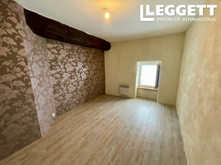 Image No.8-8 Bed House for sale