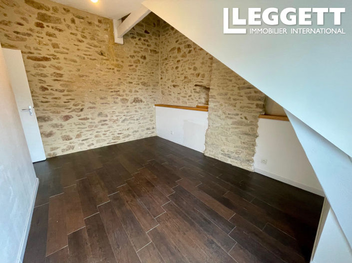 Image No.9-8 Bed House for sale