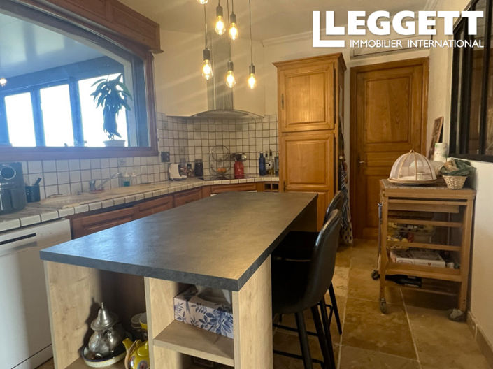 Image No.10-3 Bed House for sale