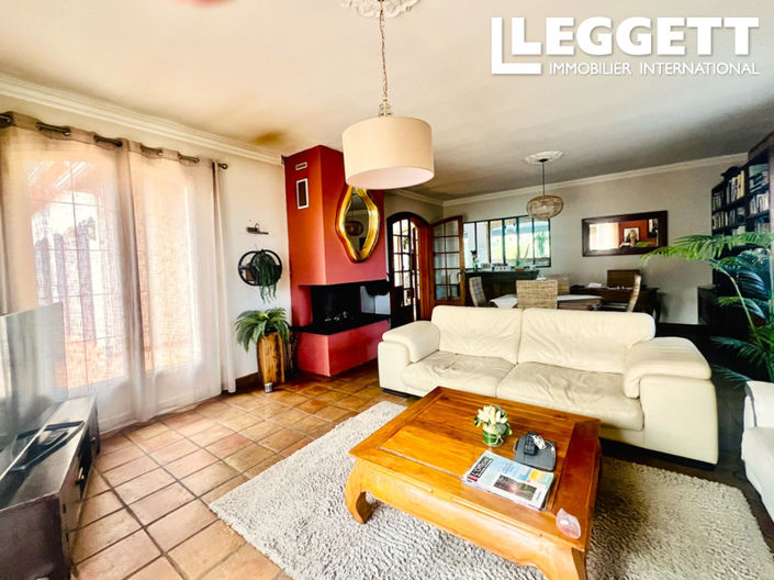 Image No.2-3 Bed House for sale