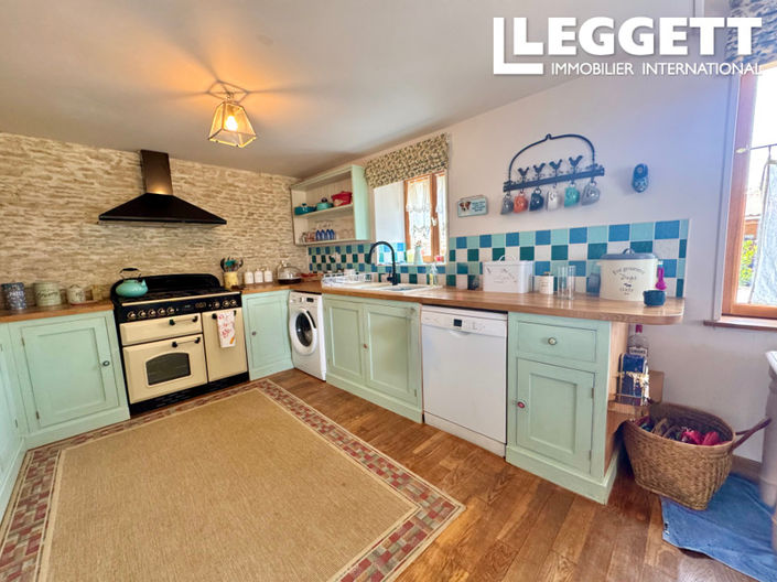 Image No.10-3 Bed House for sale