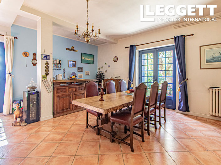 Image No.5-5 Bed House for sale