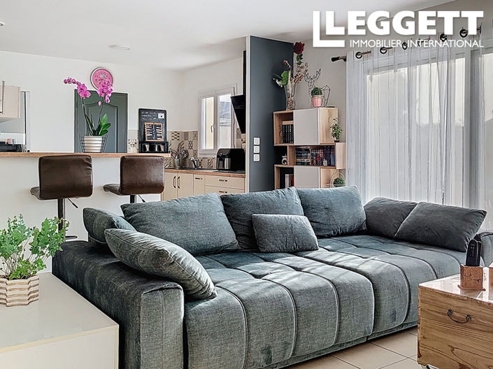 Image No.6-5 Bed House for sale