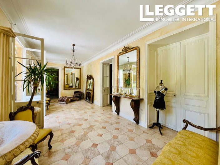 Image No.7-12 Bed Chateaux for sale