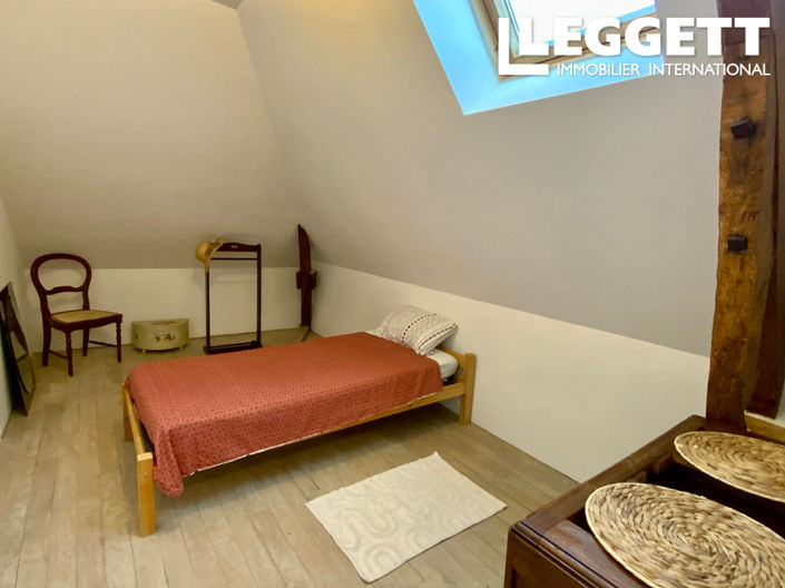 Image No.8-4 Bed House for sale