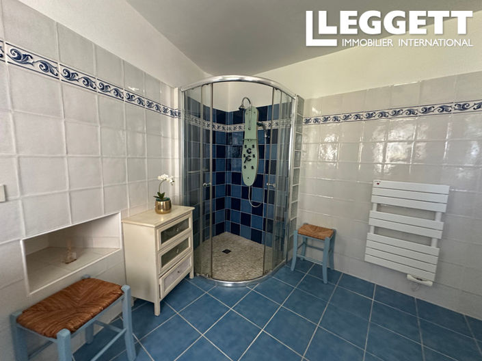 Image No.6-5 Bed House for sale