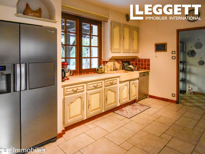 Image No.9-5 Bed House for sale