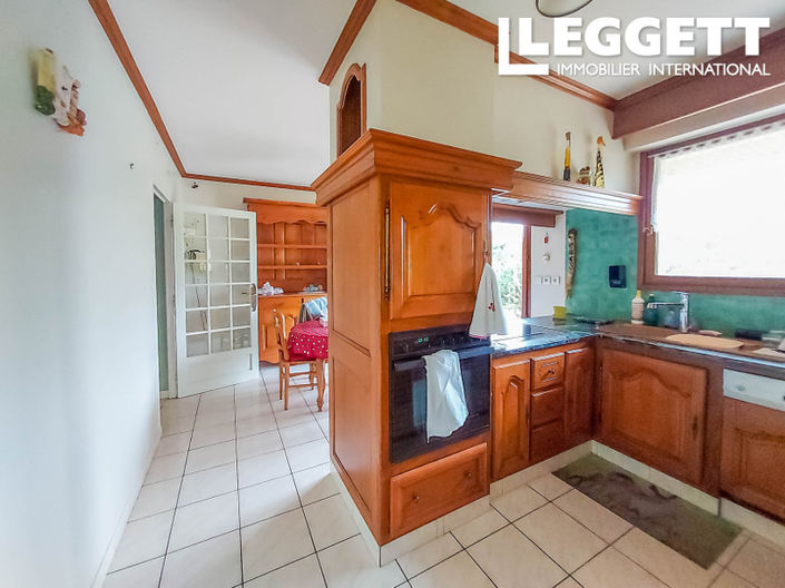 Image No.2-4 Bed House for sale