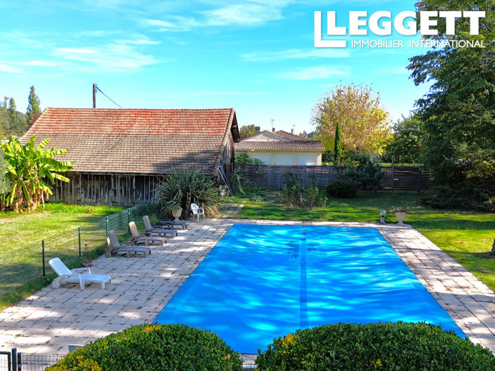 Image No.10-8 Bed House for sale