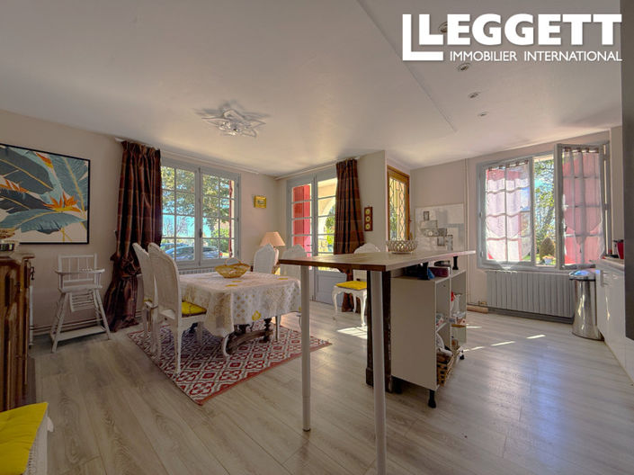 Image No.6-8 Bed House for sale