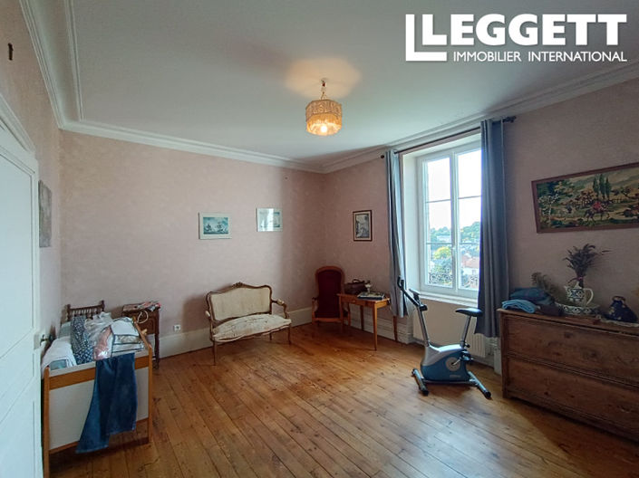 Image No.9-7 Bed House for sale