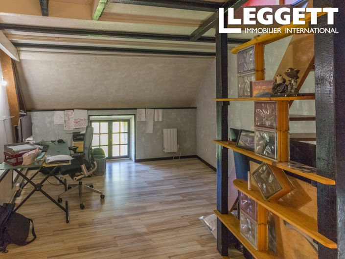 Image No.8-5 Bed House for sale