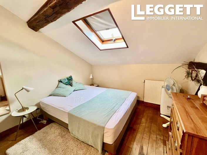 Image No.10-6 Bed House for sale