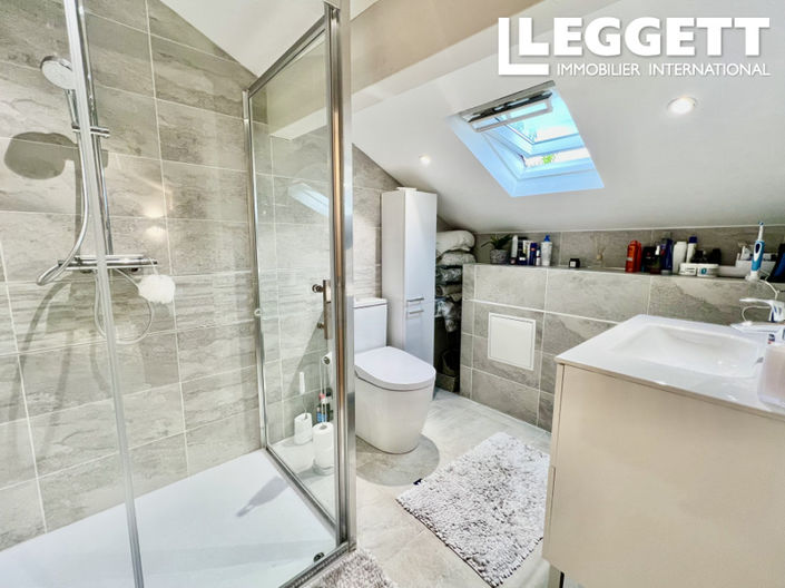 Image No.7-6 Bed House for sale