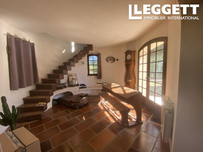 Image No.6-5 Bed House for sale