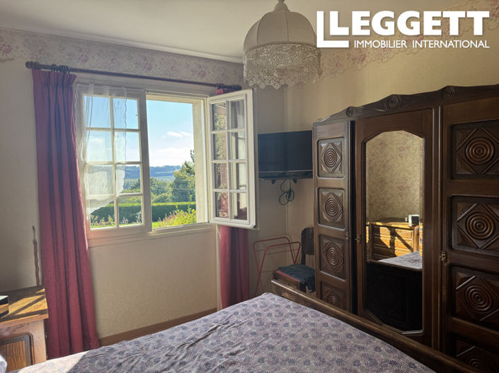 Image No.8-4 Bed House for sale