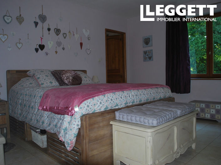 Image No.9-4 Bed House for sale