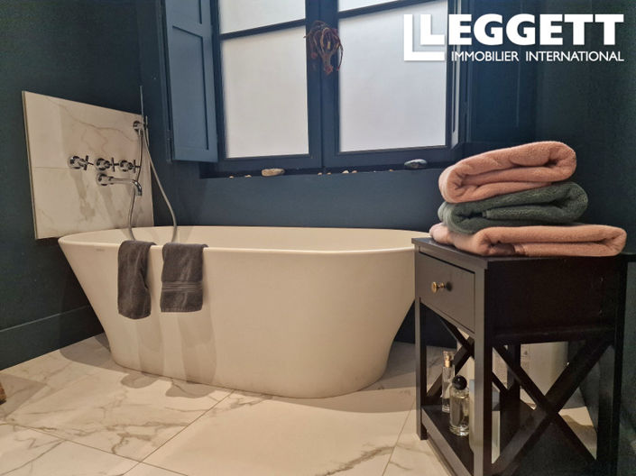 Image No.8-3 Bed Apartment for sale