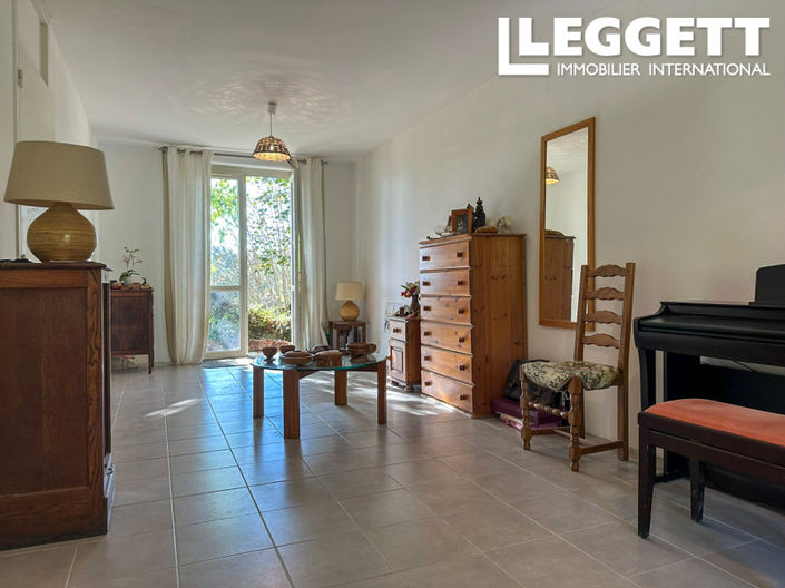 Image No.6-2 Bed House for sale