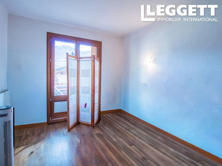 Image No.10-5 Bed House for sale