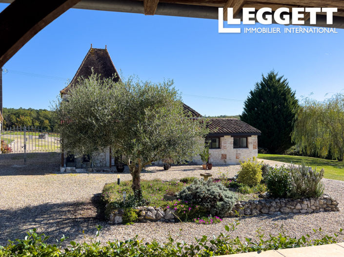 Image No.8-5 Bed House for sale