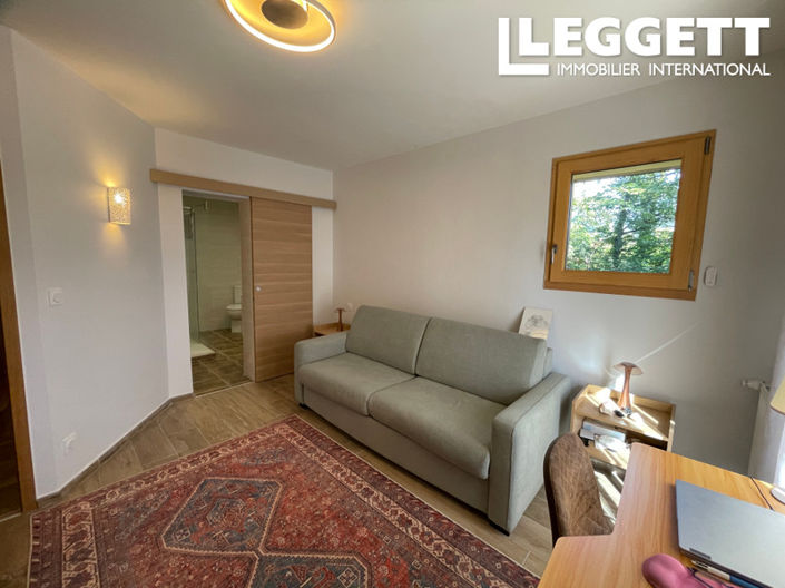 Image No.10-3 Bed House for sale