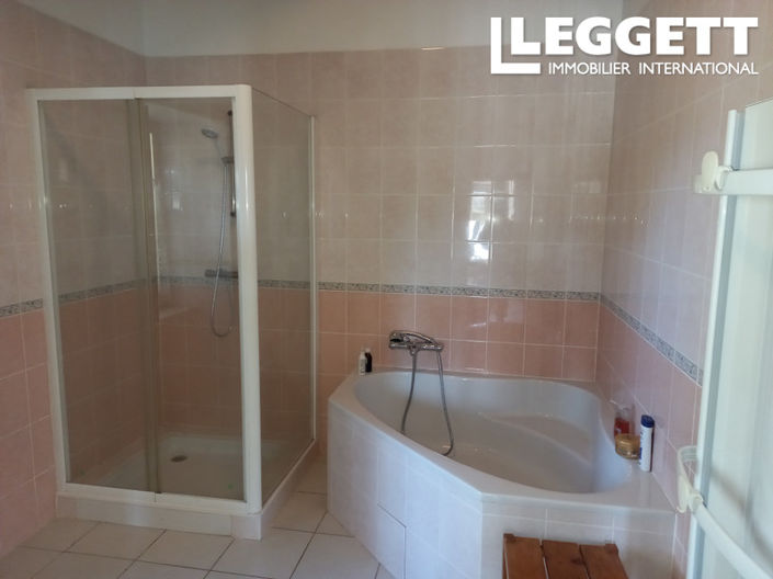 Image No.10-3 Bed House for sale