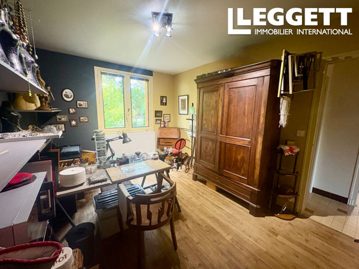 Image No.8-3 Bed House for sale