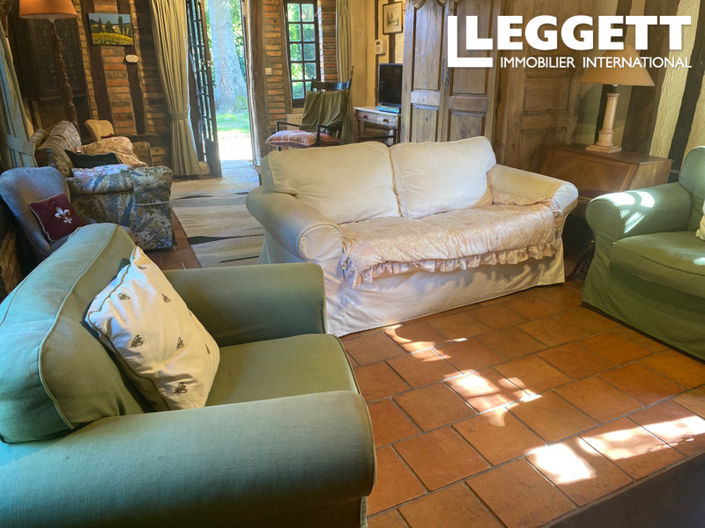 Image No.2-4 Bed House for sale