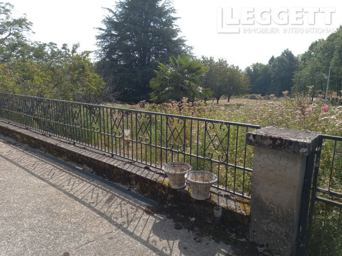 Image No.10-3 Bed House for sale