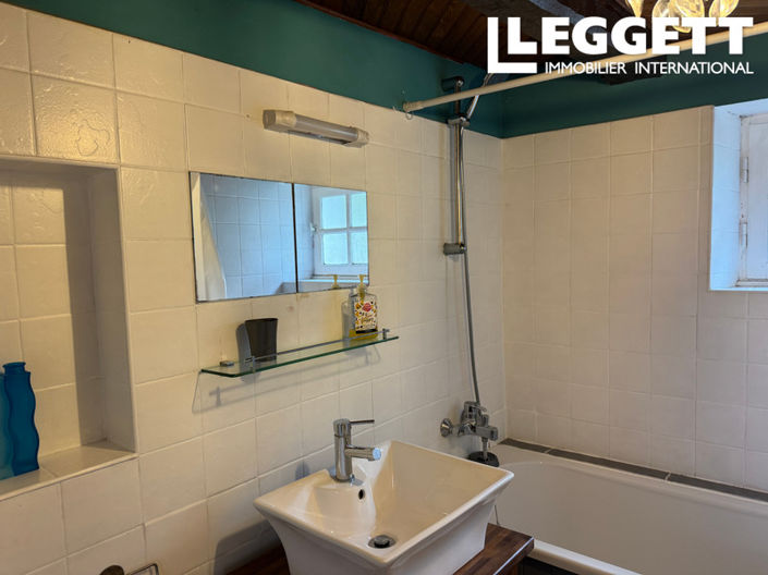 Image No.10-1 Bed House for sale