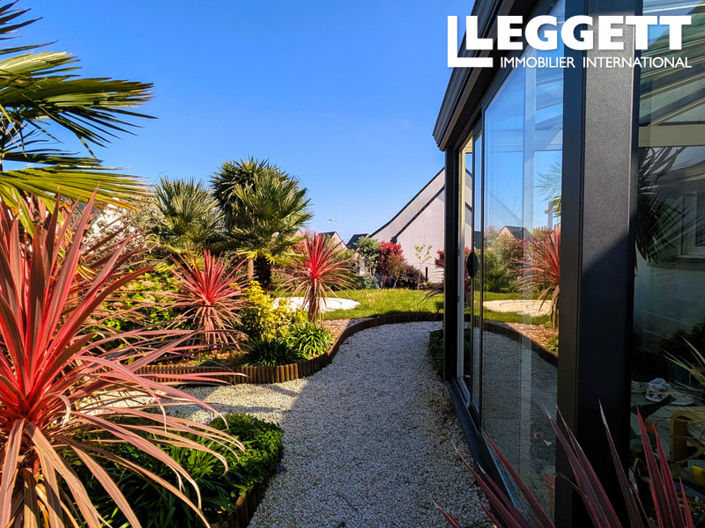 Image No.1-5 Bed House for sale