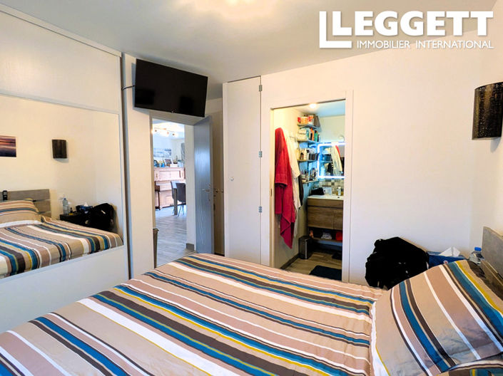 Image No.7-5 Bed House for sale