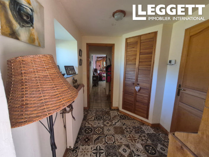 Image No.4-6 Bed House for sale