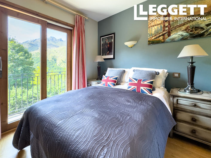 Image No.8-4 Bed House for sale