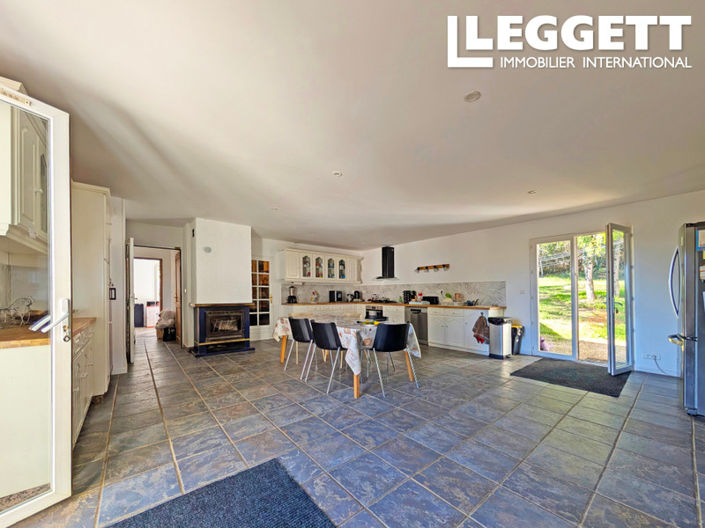 Image No.8-13 Bed House for sale