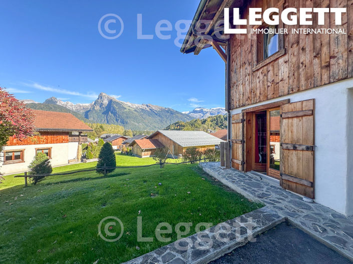 Image No.8-5 Bed House for sale