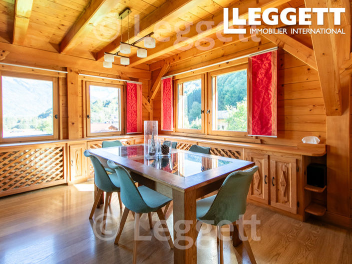 Image No.9-5 Bed House for sale