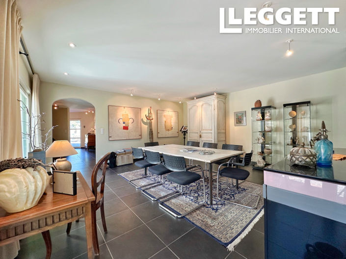 Image No.3-4 Bed House for sale