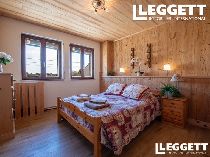 Image No.10-4 Bed House for sale