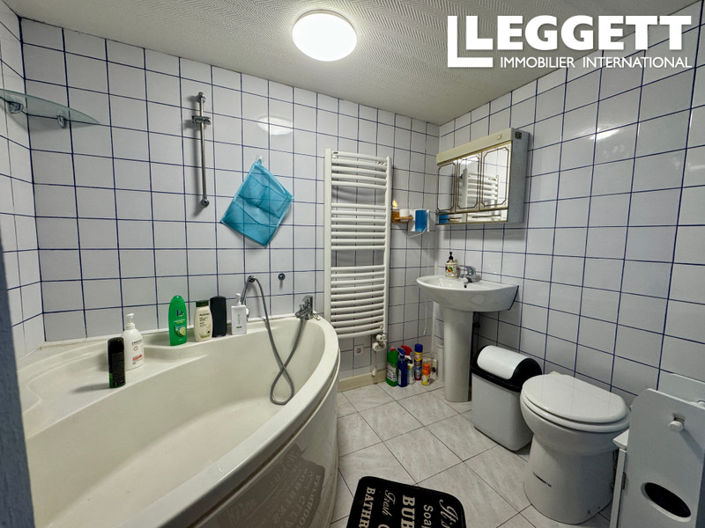 Image No.9-3 Bed House for sale