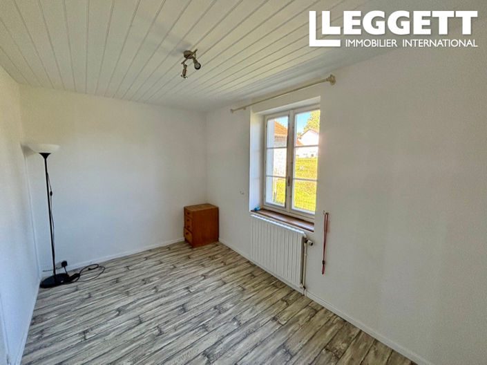 Image No.8-2 Bed House for sale