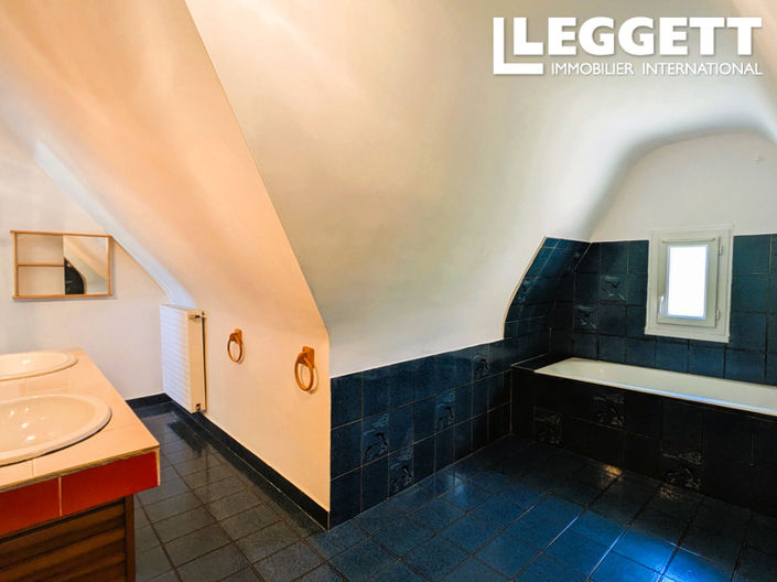 Image No.9-5 Bed House for sale