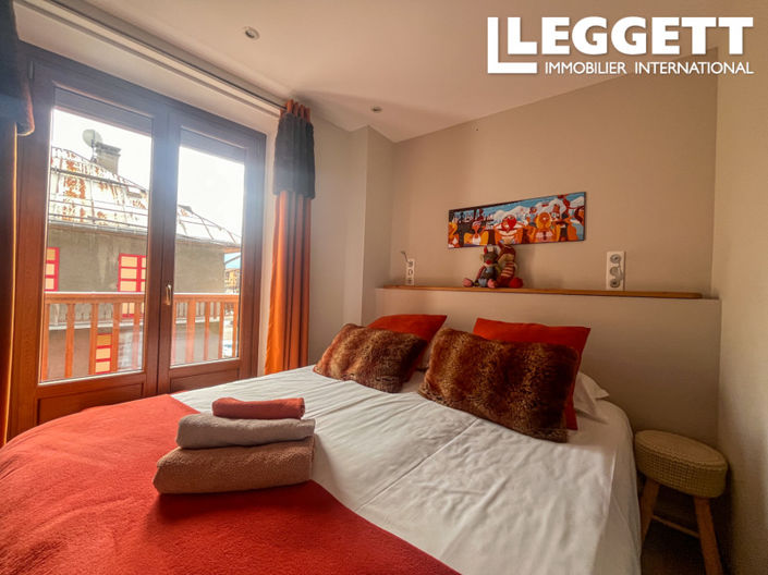 Image No.9-9 Bed Commercial for sale