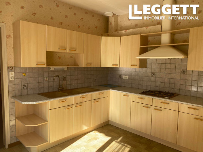 Image No.8-3 Bed House for sale