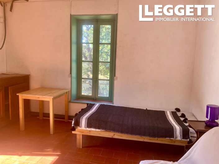 Image No.10-3 Bed House for sale